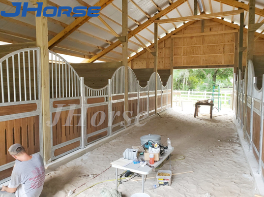 Luxe Thermisch Verzinkte Paardenbox Paardenstal Box Met Schommel of Schuifdeur
