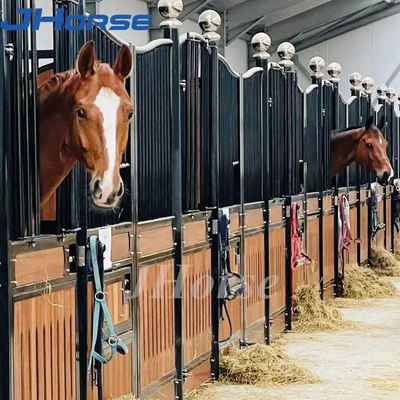 Landbouwbedrijf die Europese de Douane Paardenschuren gemakkelijk berijden van Paardboxen 2.2m Hoogteassemblage