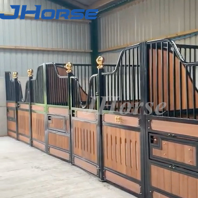 Luxe Interne Hoogte - de dichtheid Geprefabriceerde Comités van de Paard Stabiele Box