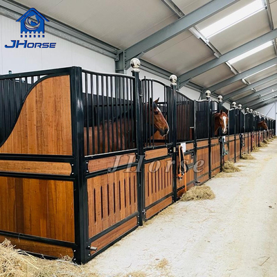 Gepersonaliseerde kleur paard stall panelen poeder gecoat afgewerkt met schuifdeur