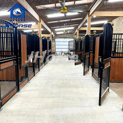 Op maat gemaakte modulaire stalen paardenstalpanelen