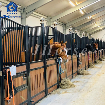 3.0m lengte weerbestendige paardenstal met schommeldeur en optionele bamboe vulling