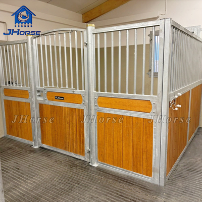 Gepersonaliseerde raamdikte paardstal panelen met warm paard stabiel