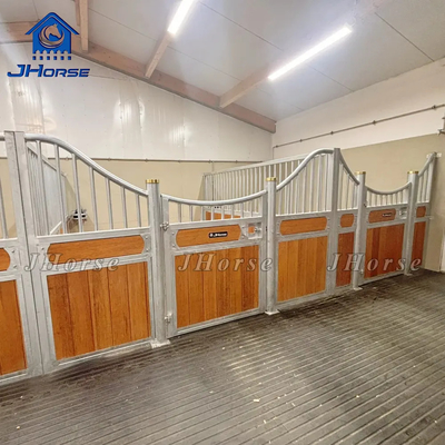 Persoonlijke grootte Ruiterbarns Luxe Interne Bamboe Paardenstal Paard Stabielplank Met Rolling Feeder