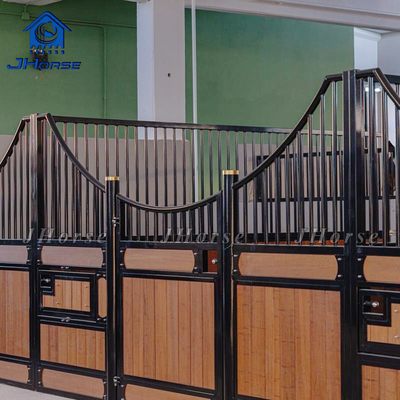 Europees design paardenstal met bamboe vulling, paardenuitrusting op maat, paardenopslag